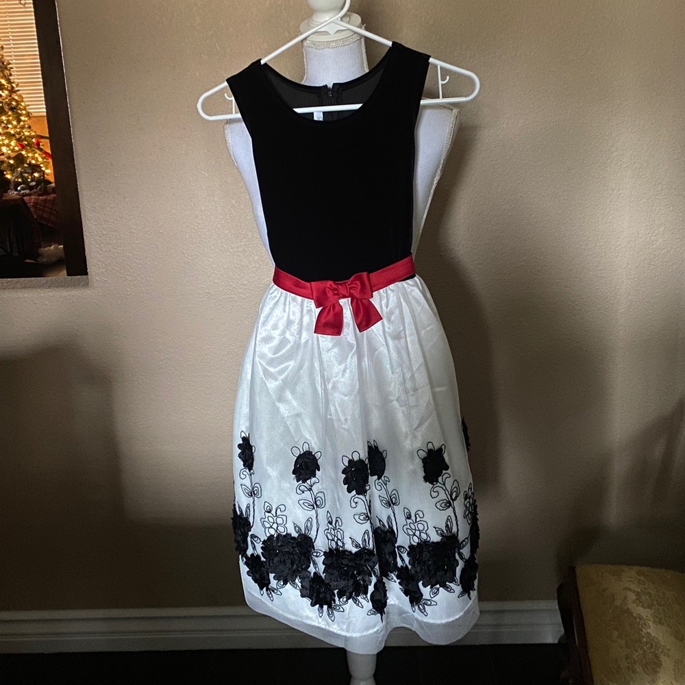 Bonnie Jean girls 12 red white and black floral dress
